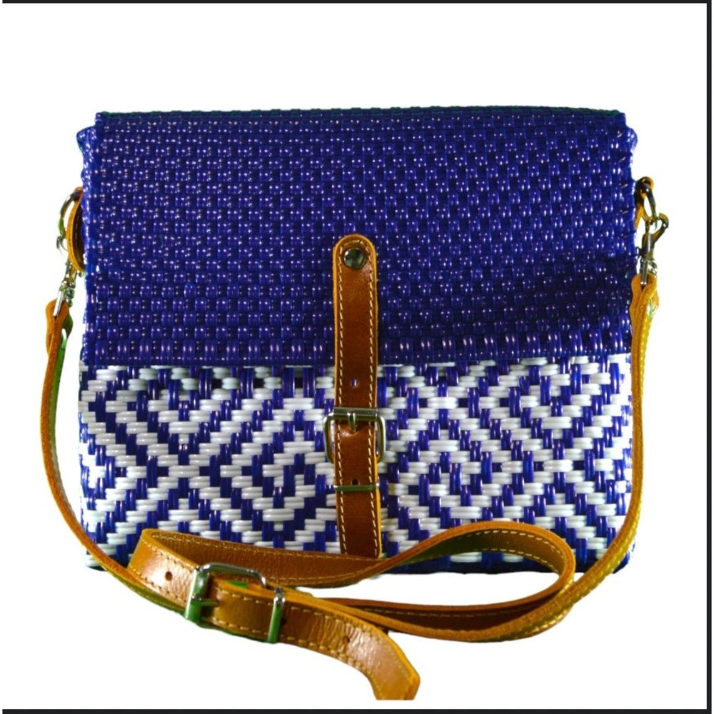 Handwoven Plastic Crossbody Bag: Genuine Leather Strap, Mexican Artisan Design